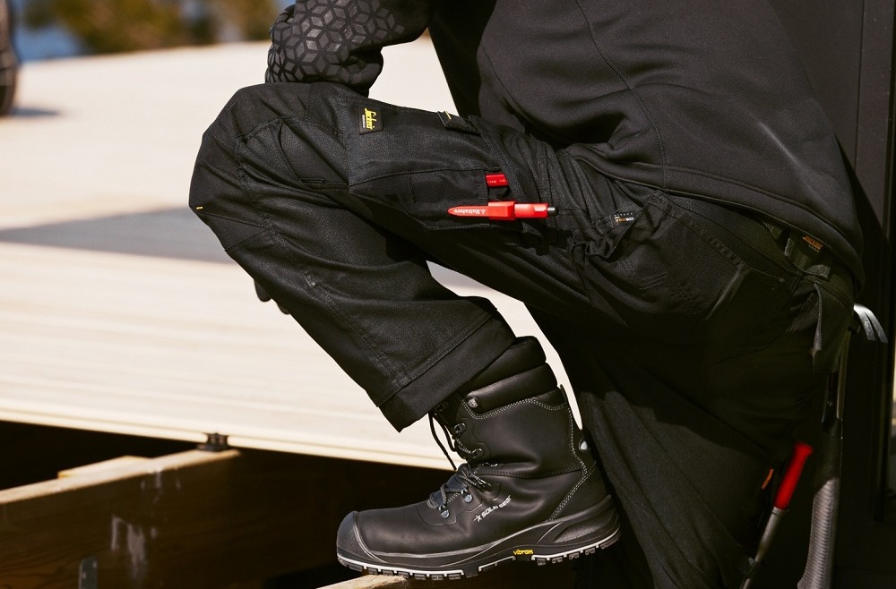 Odzież ochronna i robocza - czym się różnią?