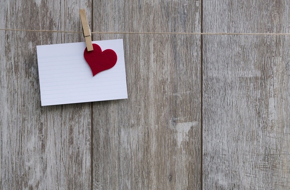 Walentynki: jak zaskoczyć chłopaka? Co na prezent dla męża?