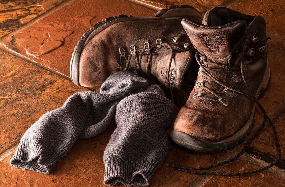 Skarpety do pracy - jaką pełnią rolę? Dlaczego trzeba zwrócić na nie uwagę?