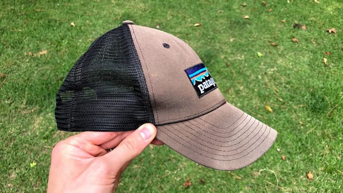 Jak dbać o czapkę z daszkiem?