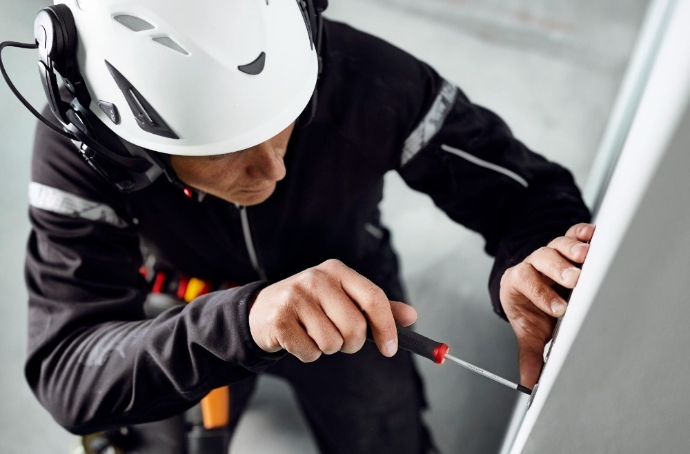 Take care of your head - protective helmets for everyone