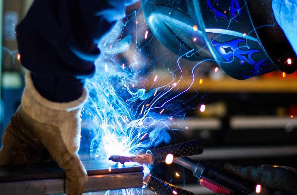 Protective gloves for welders
