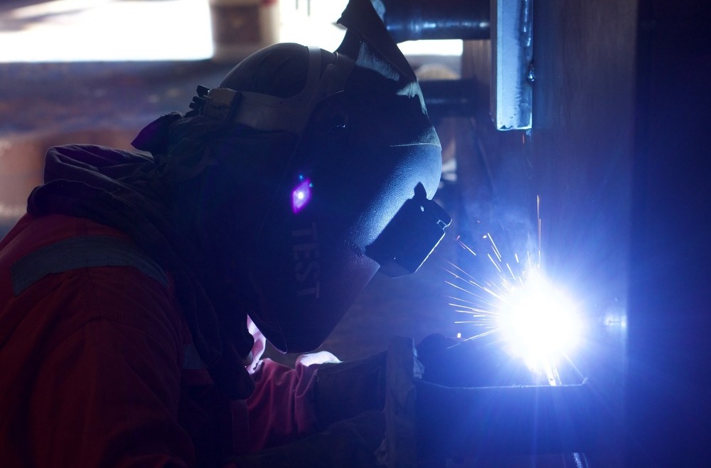 Passive and active welding helmets